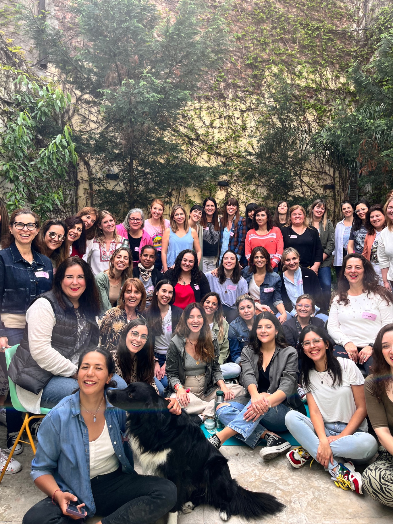 Mujeres reunidas en un encuentro presencial de Somos Buscadoras